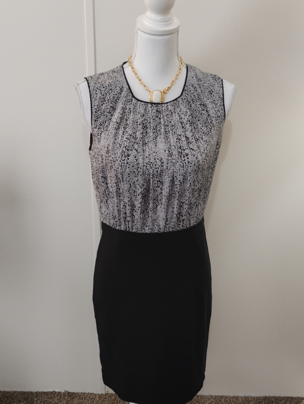 Gorgeous LOFT Black and White Sleeveless Sheath Midi Dress